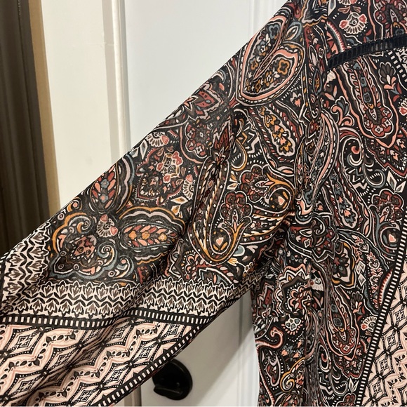 Belle by Kim Gravel Paisley Blouse in Multicolor NWOT - Picture 9 of 16